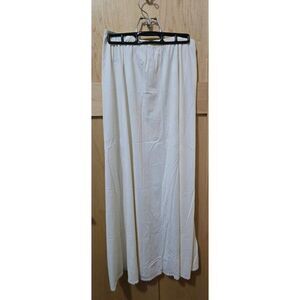 Vanity Fair Antron III Nylon Cream Slip Skirt Womens Medium